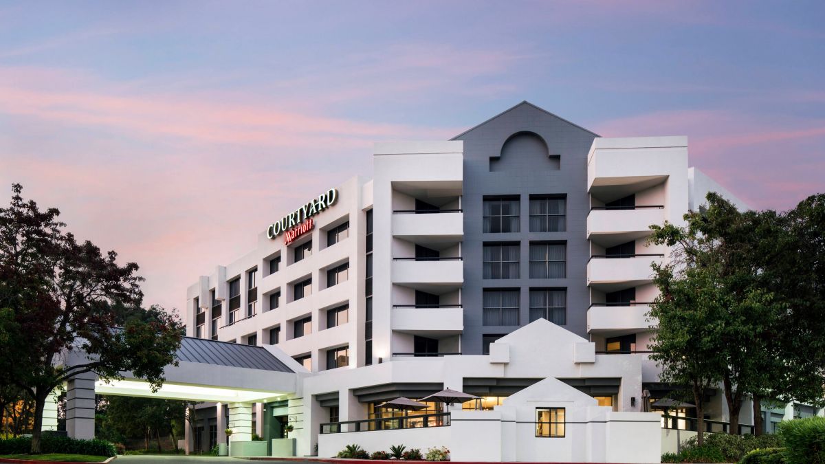 oakcy-exterior-0073-hor-wide